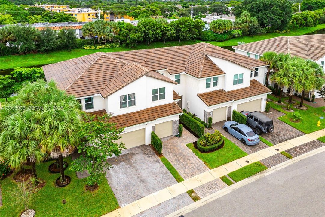 For Sale: $525,000 (3 beds, 2 baths, 1617 Square Feet)