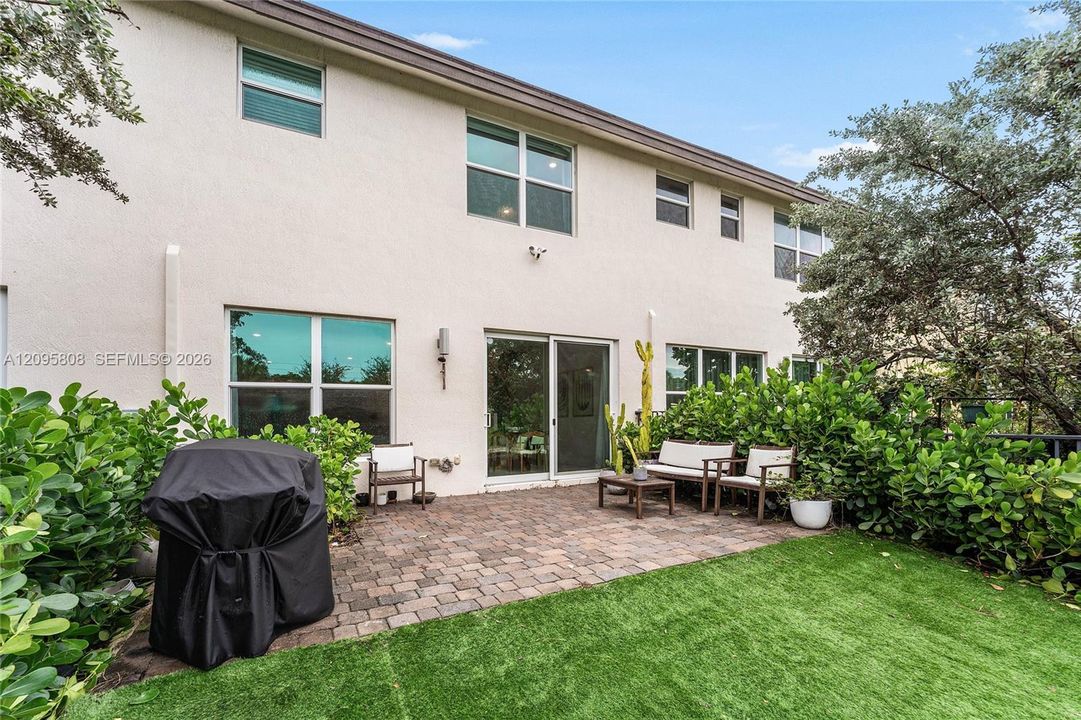 For Sale: $525,000 (3 beds, 2 baths, 1617 Square Feet)