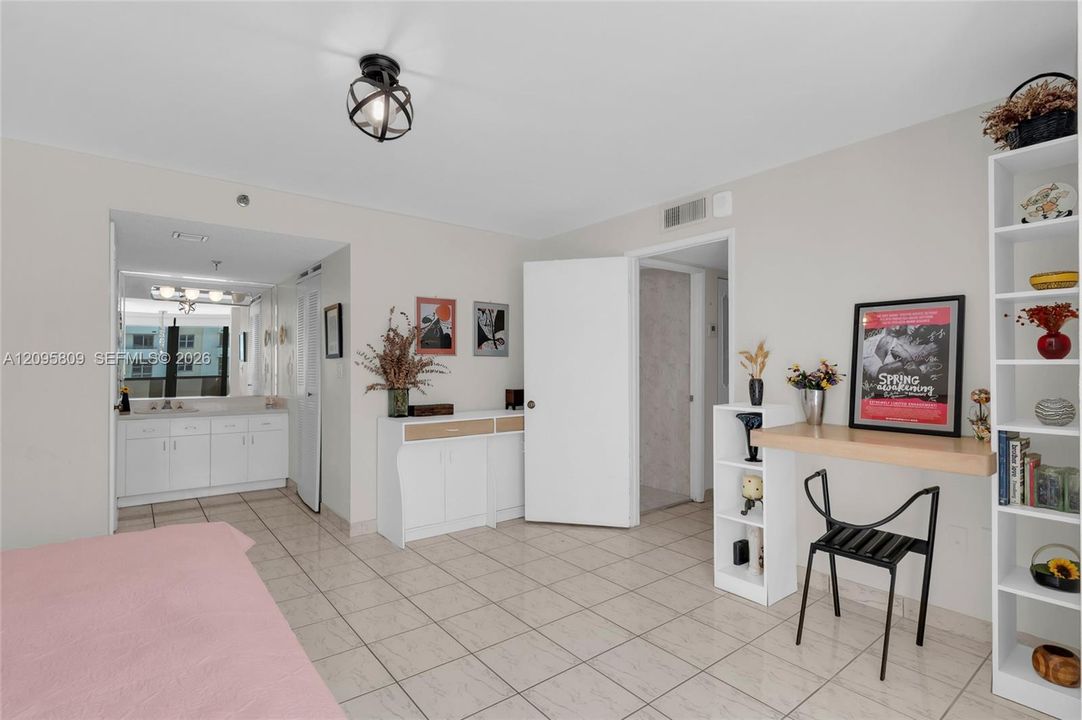 En Venta: $795,000 (2 camas, 2 baños, 1088 Pies cuadrados)