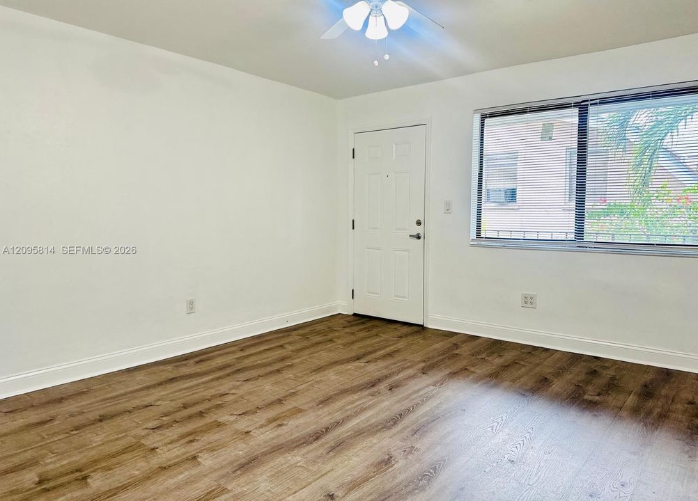 For Rent: $2,500 (2 beds, 1 baths, 650 Square Feet)
