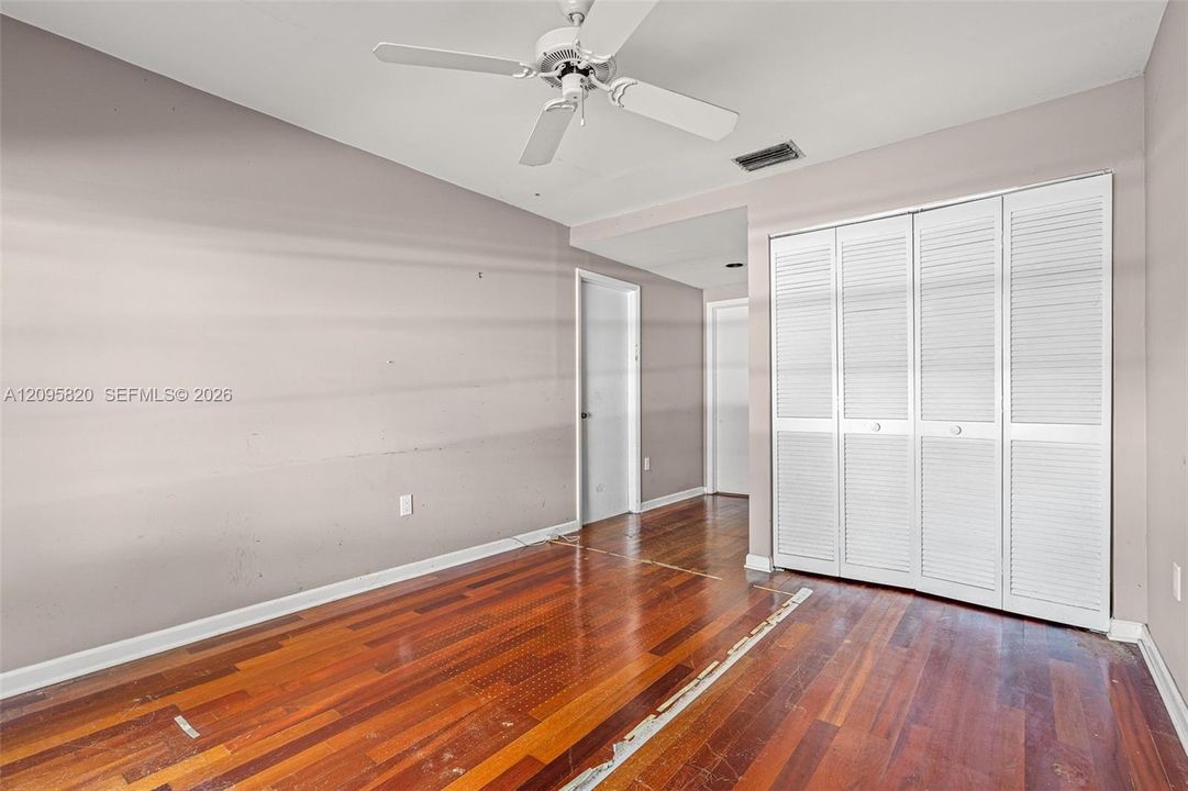 For Sale: $469,900 (3 beds, 2 baths, 2073 Square Feet)