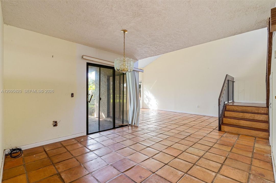 For Sale: $469,900 (3 beds, 2 baths, 2073 Square Feet)