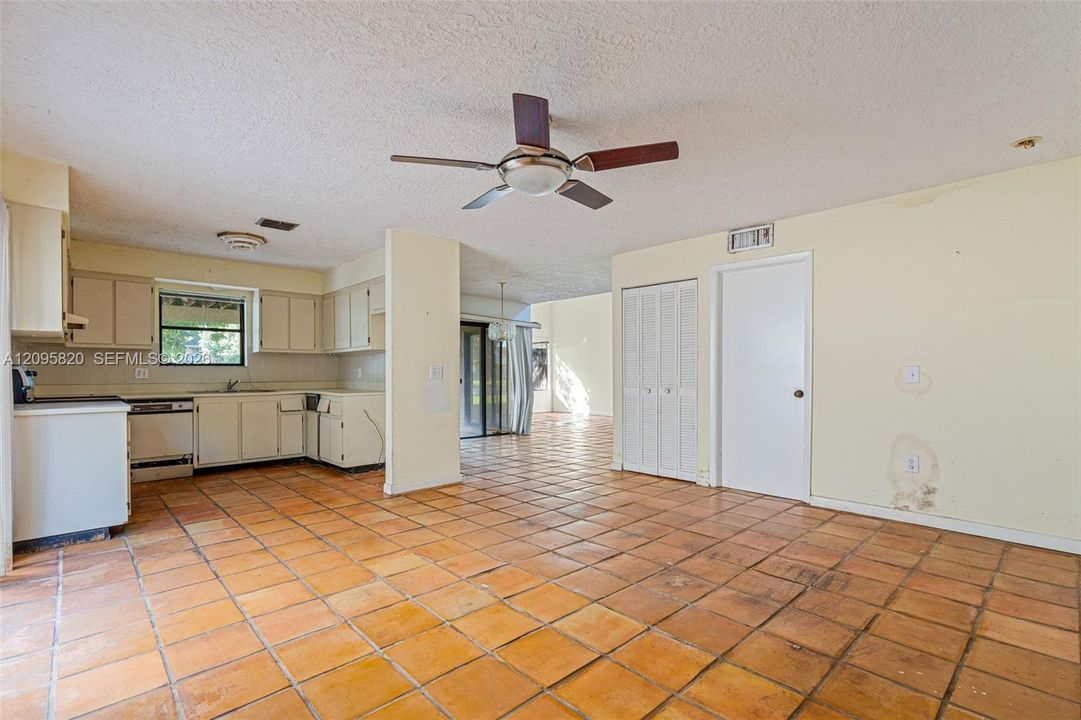 For Sale: $469,900 (3 beds, 2 baths, 2073 Square Feet)