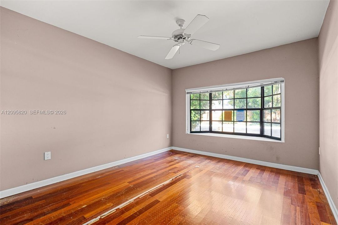 For Sale: $469,900 (3 beds, 2 baths, 2073 Square Feet)