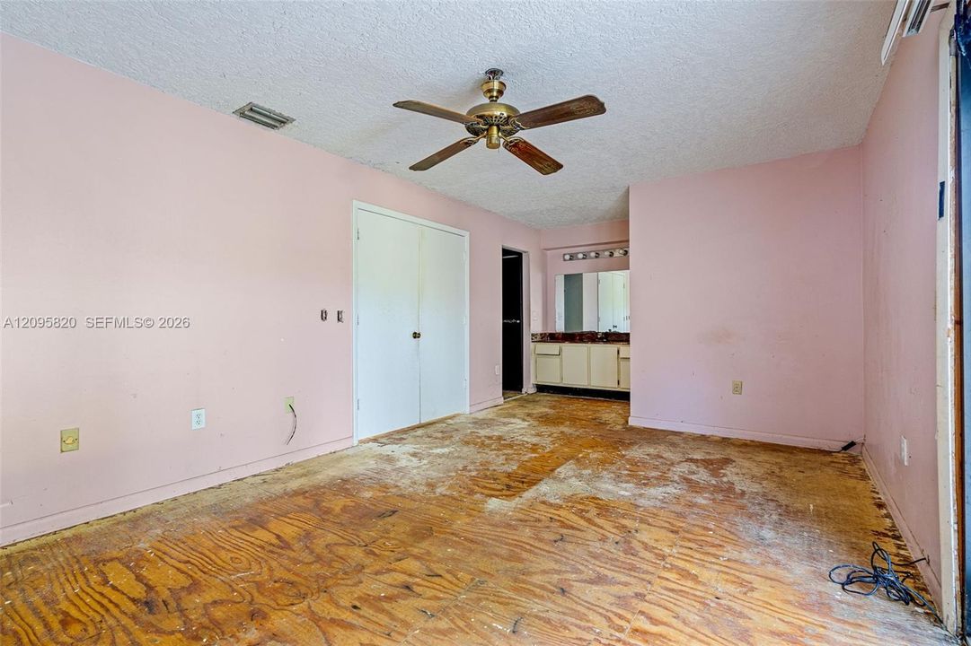 For Sale: $469,900 (3 beds, 2 baths, 2073 Square Feet)