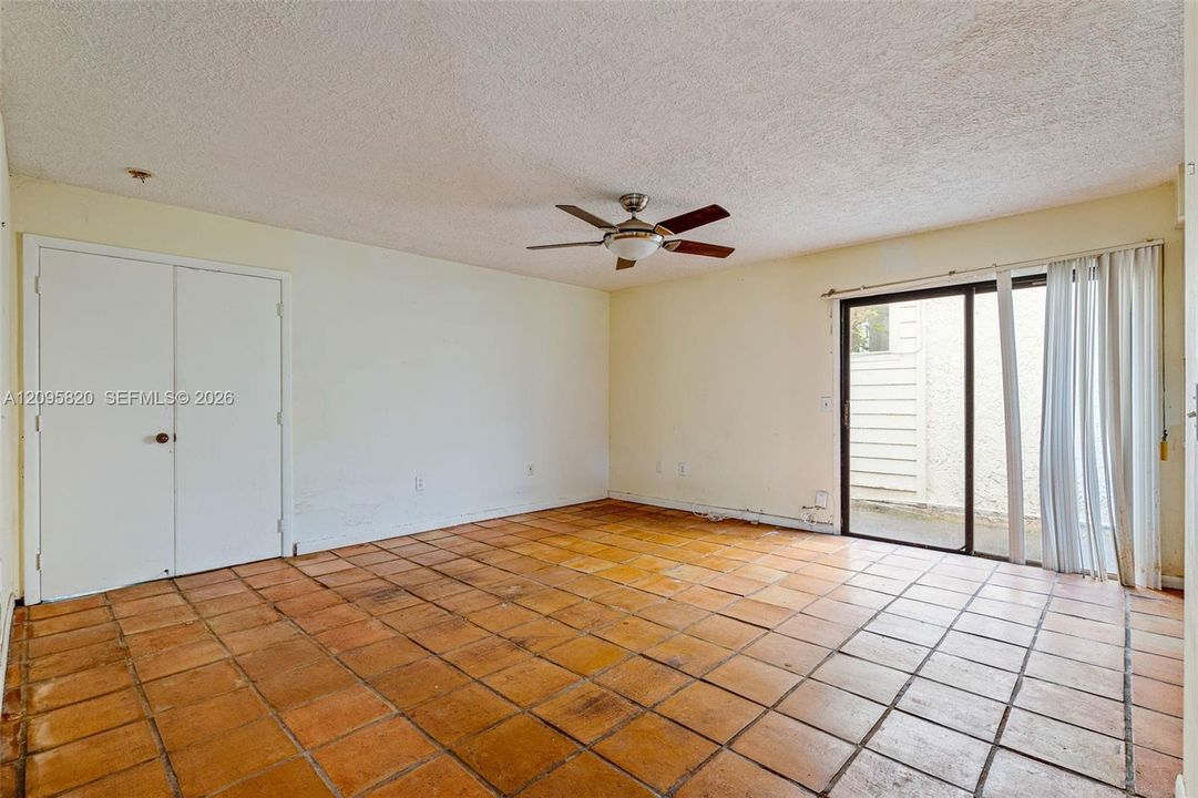 For Sale: $469,900 (3 beds, 2 baths, 2073 Square Feet)