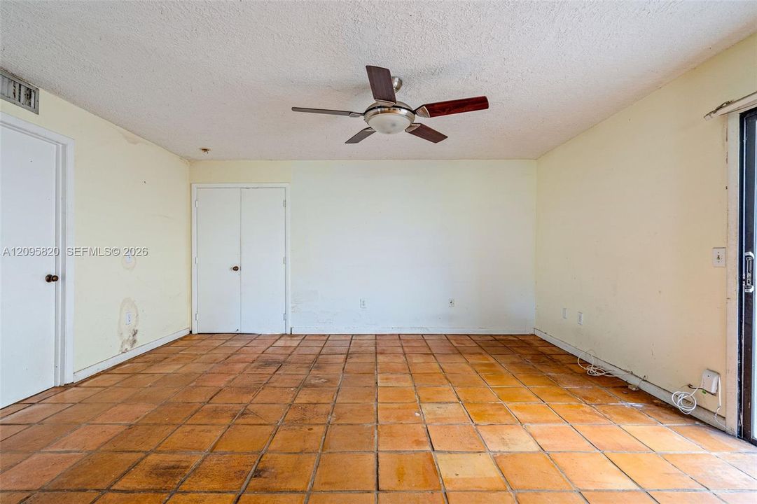 For Sale: $469,900 (3 beds, 2 baths, 2073 Square Feet)