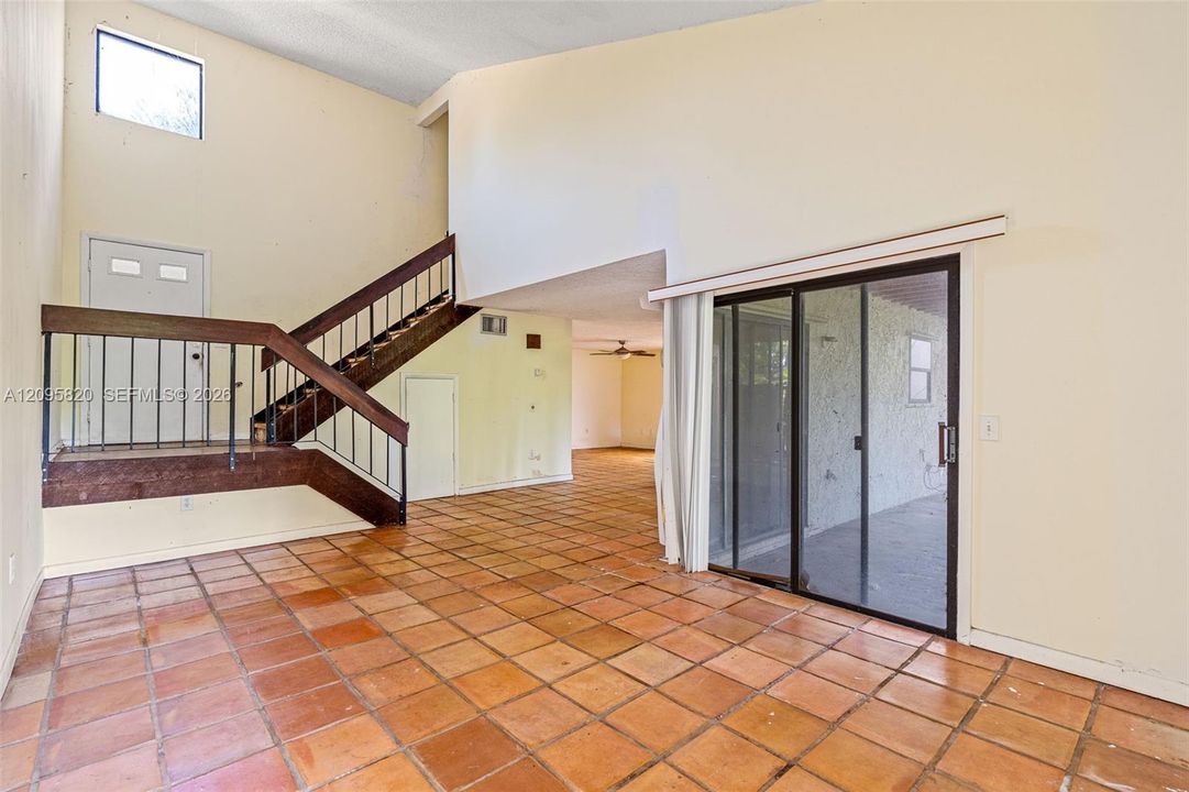 For Sale: $469,900 (3 beds, 2 baths, 2073 Square Feet)