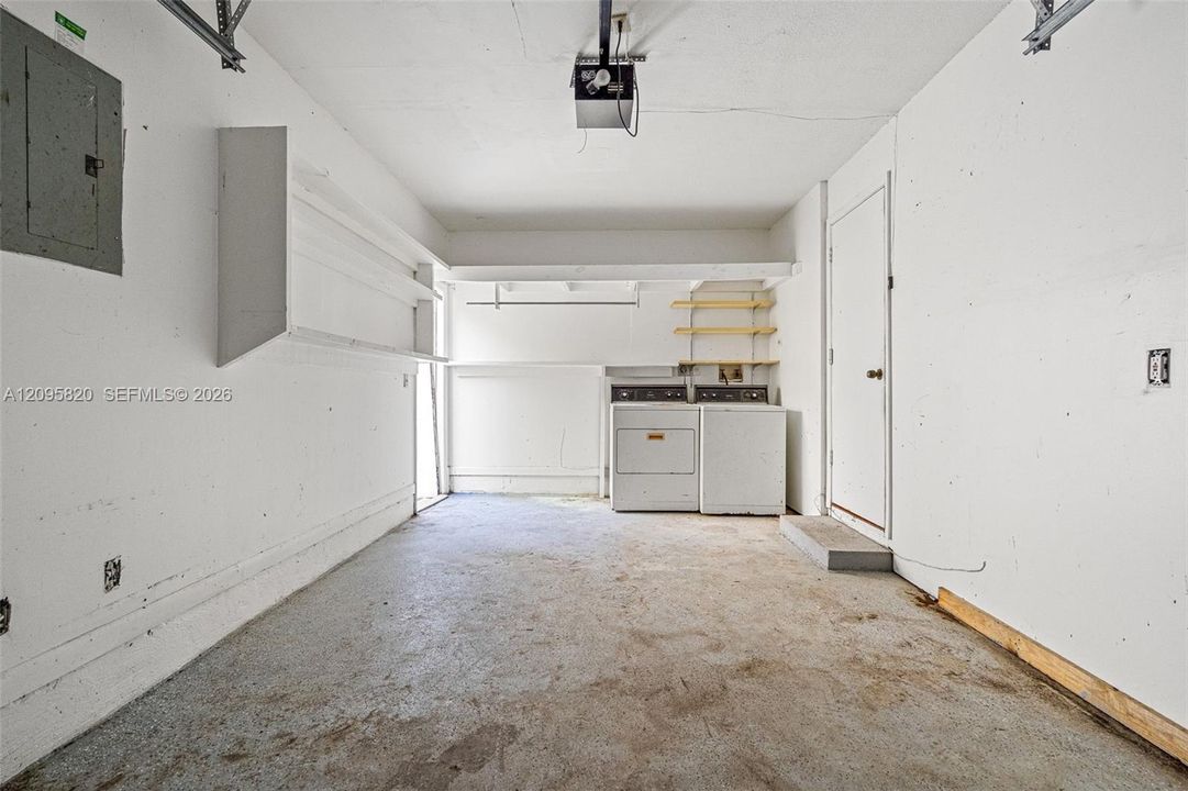 For Sale: $469,900 (3 beds, 2 baths, 2073 Square Feet)