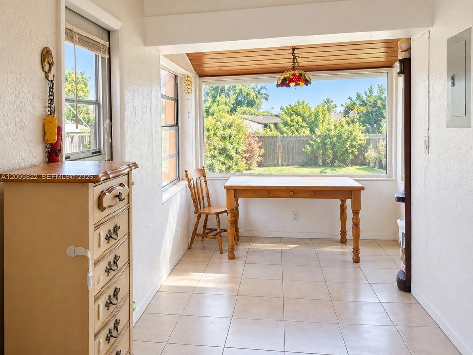 En Venta: $700,000 (2 camas, 1 baños, 1030 Pies cuadrados)