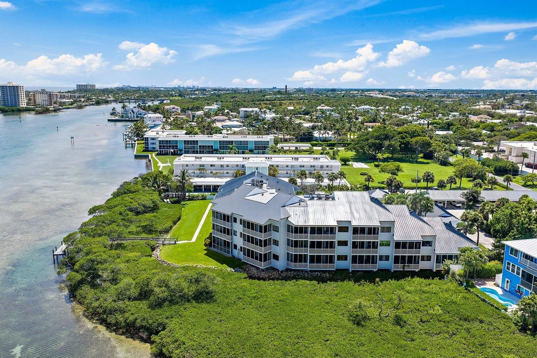 012-200WaterwayRd-Tequesta-SMALL