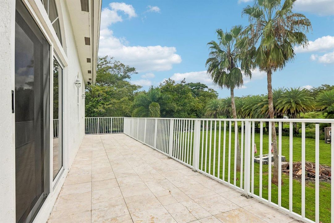 47-web-or-mls-NW 84th Ave-S1609-047
