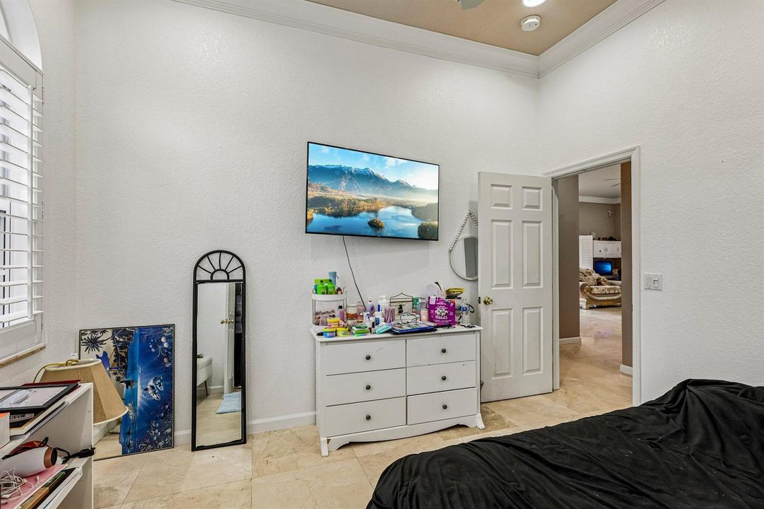 103-web-or-mls-NW 84th Ave-S2409-023