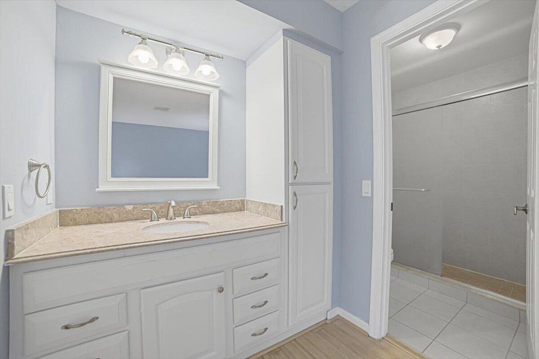 25-Bedroom2-Sink-Bathroom