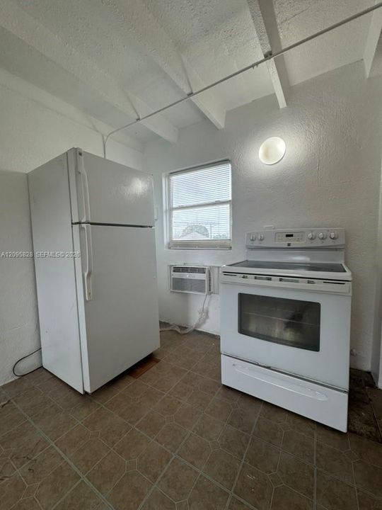 En Renta: $1,100 (1 camas, 1 baños, 2640 Pies cuadrados)