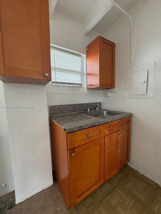 En Renta: $1,100 (1 camas, 1 baños, 2640 Pies cuadrados)