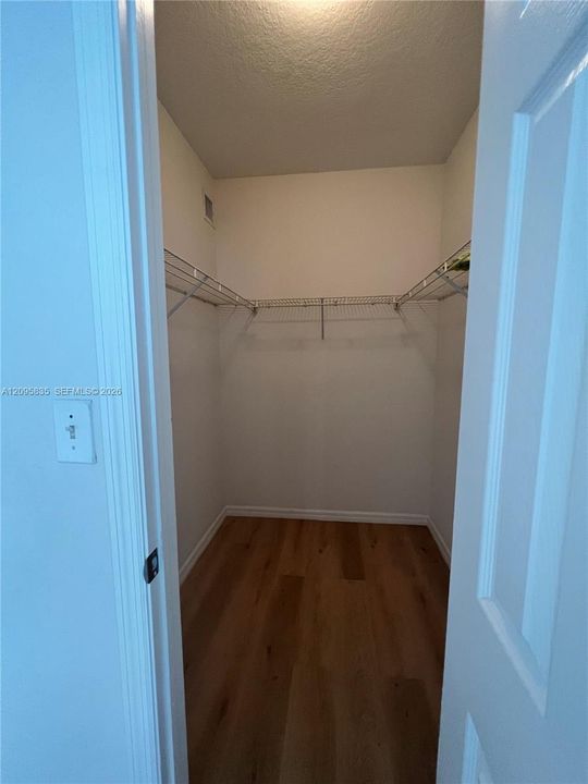 В аренду: $2,950 (3 спален, 2 ванн, 1330 Квадратных фут)