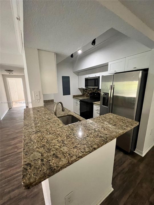 В аренду: $2,950 (3 спален, 2 ванн, 1330 Квадратных фут)