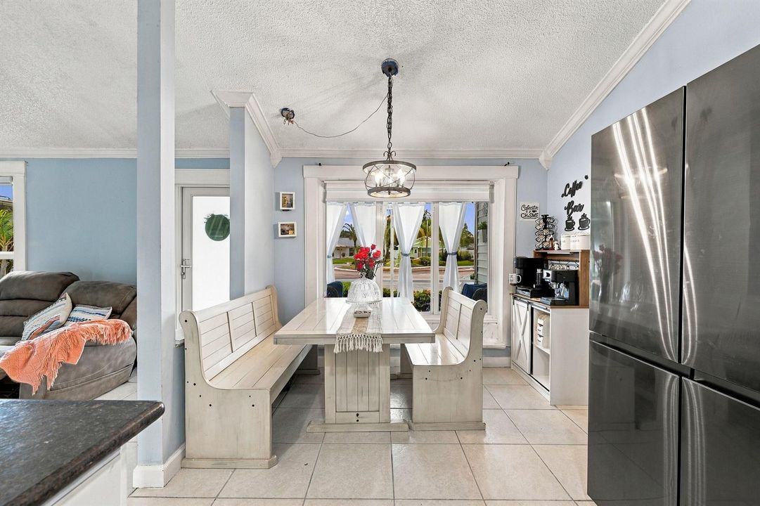 Breakfast area