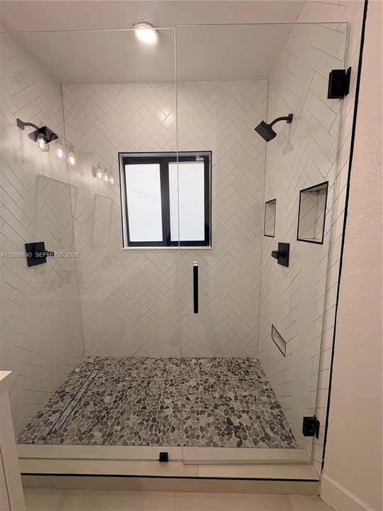 En Renta: $4,750 (3 camas, 2 baños, 1699 Pies cuadrados)