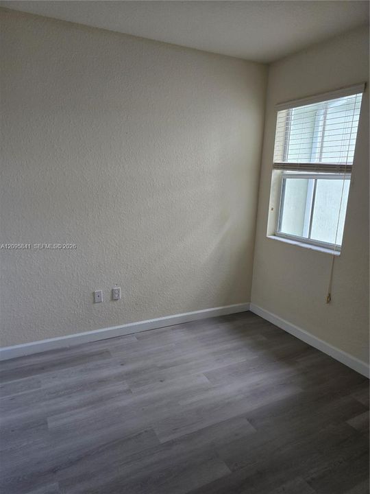 For Rent: $2,300 (3 beds, 2 baths, 1325 Square Feet)