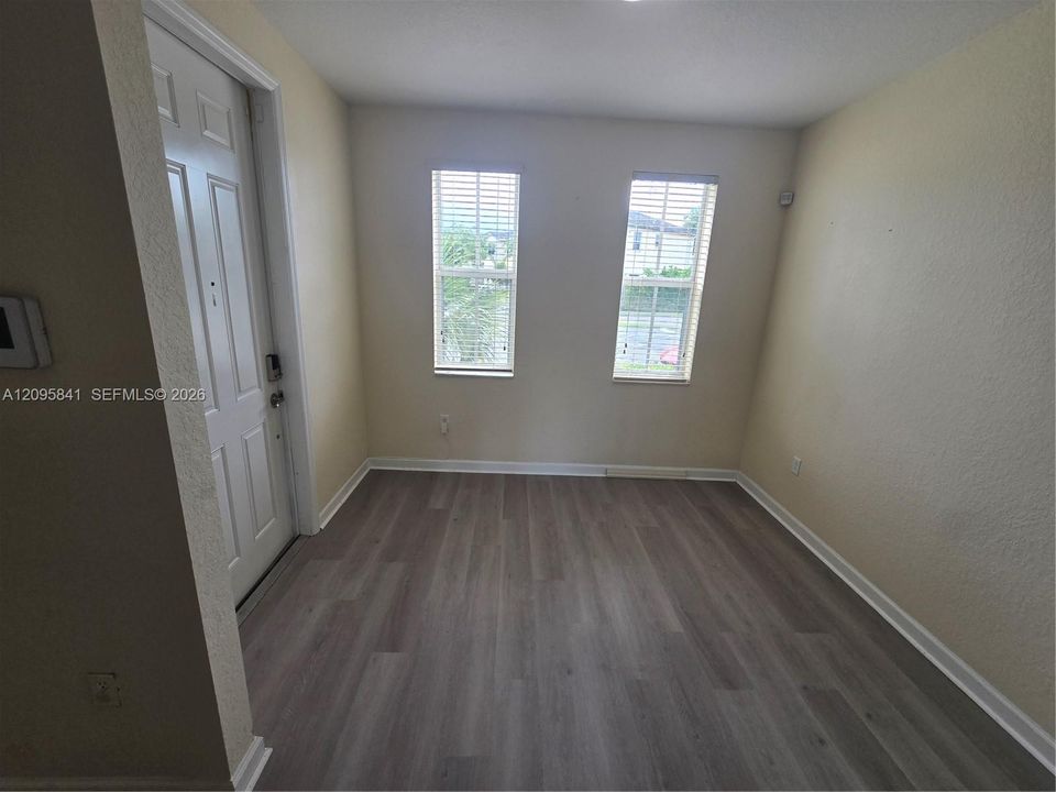 For Rent: $2,300 (3 beds, 2 baths, 1325 Square Feet)