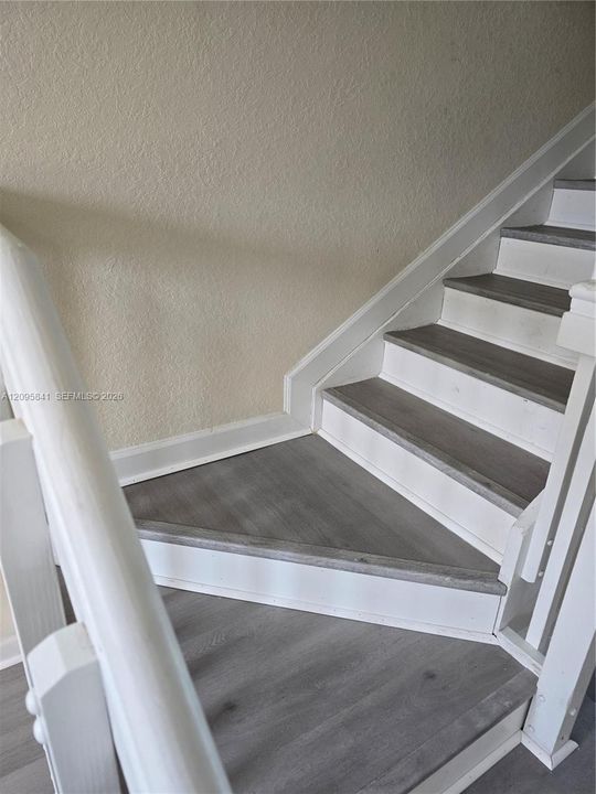 For Rent: $2,300 (3 beds, 2 baths, 1325 Square Feet)