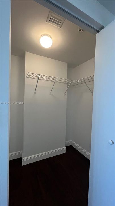 待售: $416,000 (2 贝兹, 2 浴室, 1077 平方英尺)