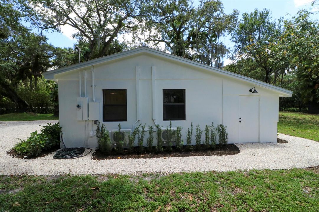 2101 Riverland-23