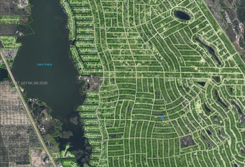 На продажу: $8,900 (0.23 acres)