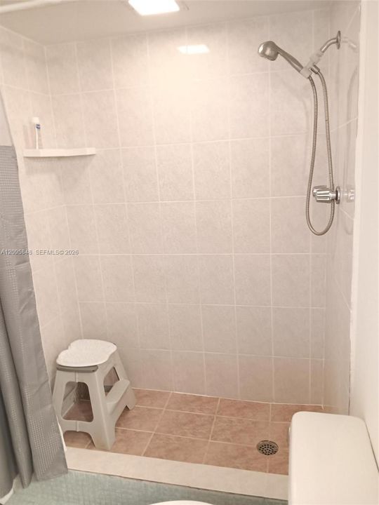 En Venta: $280,000 (2 camas, 2 baños, 1110 Pies cuadrados)