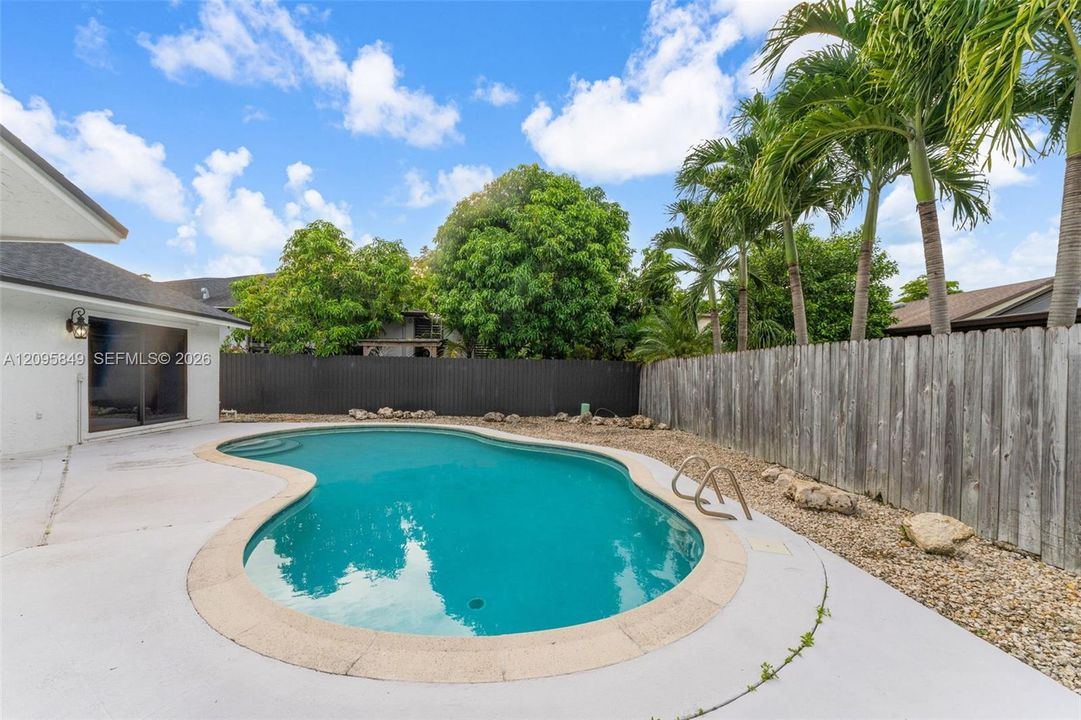 For Sale: $780,000 (3 beds, 2 baths, 1762 Square Feet)