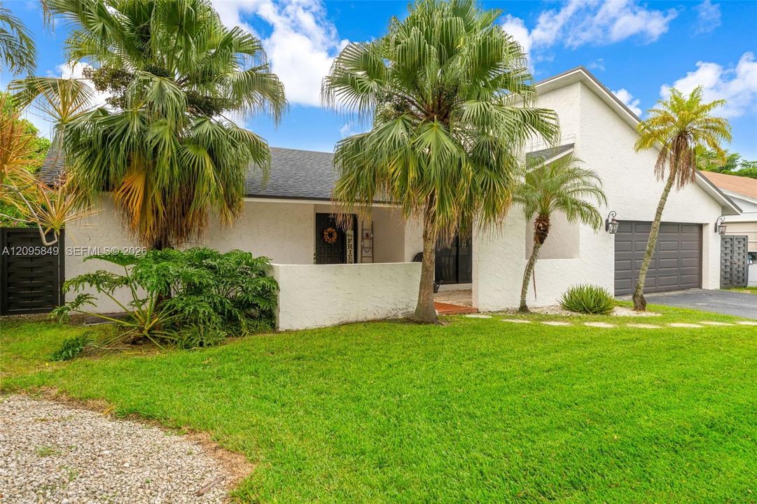For Sale: $780,000 (3 beds, 2 baths, 1762 Square Feet)