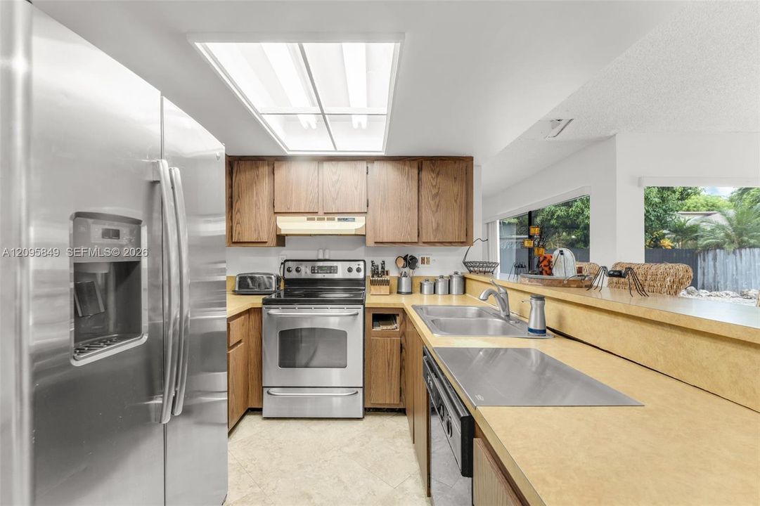 For Sale: $780,000 (3 beds, 2 baths, 1762 Square Feet)