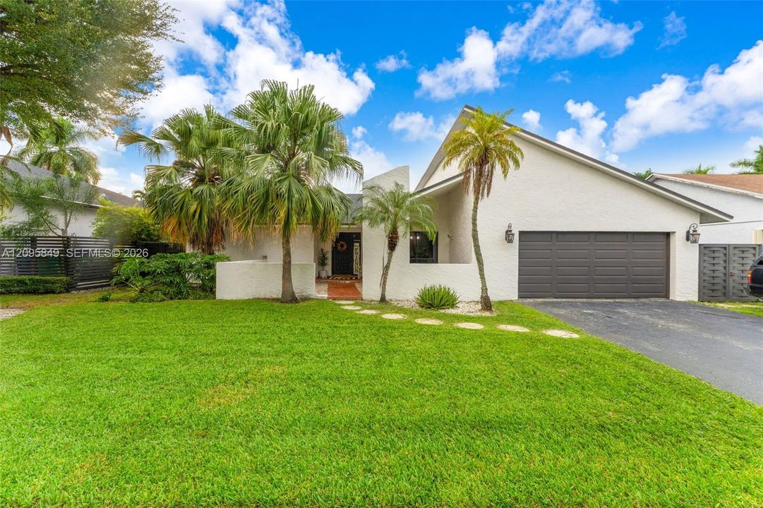 For Sale: $780,000 (3 beds, 2 baths, 1762 Square Feet)