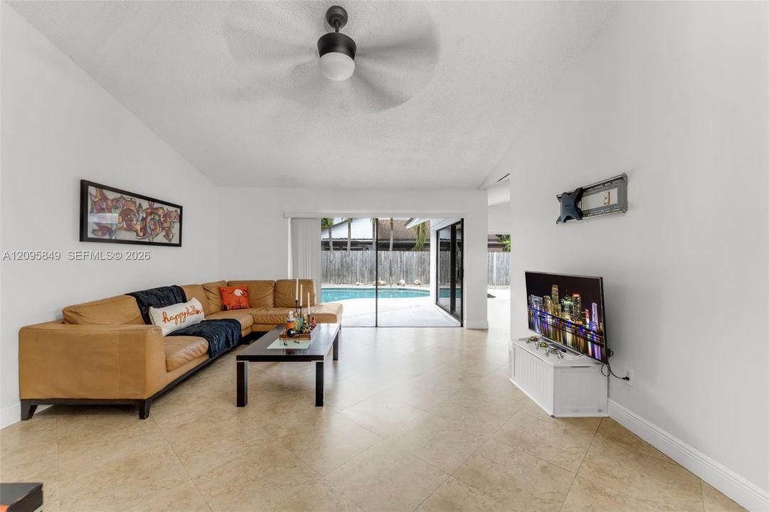 For Sale: $780,000 (3 beds, 2 baths, 1762 Square Feet)