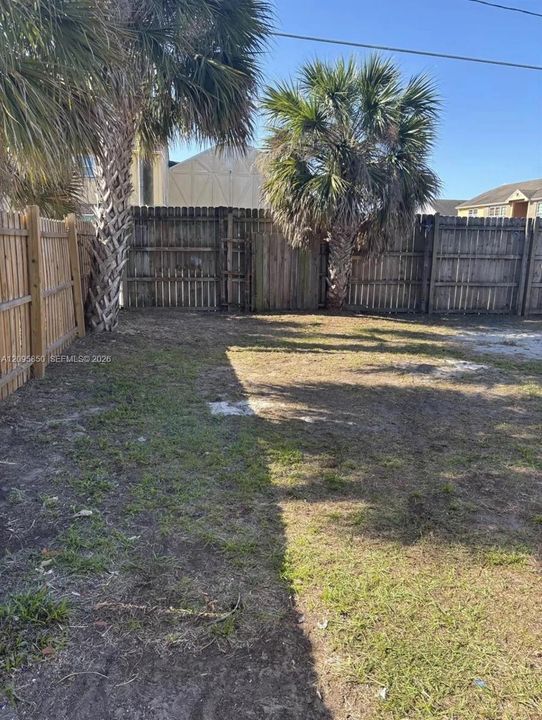En Venta: $215,000 (3 camas, 1 baños, 0 Pies cuadrados)