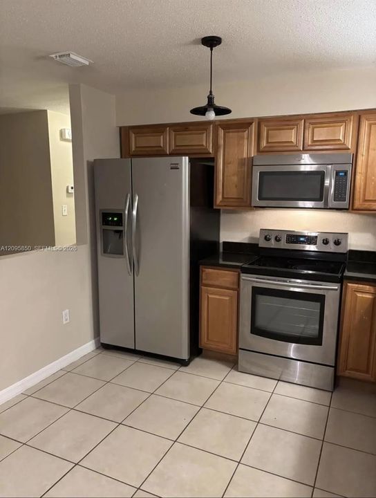 En Venta: $215,000 (3 camas, 1 baños, 0 Pies cuadrados)