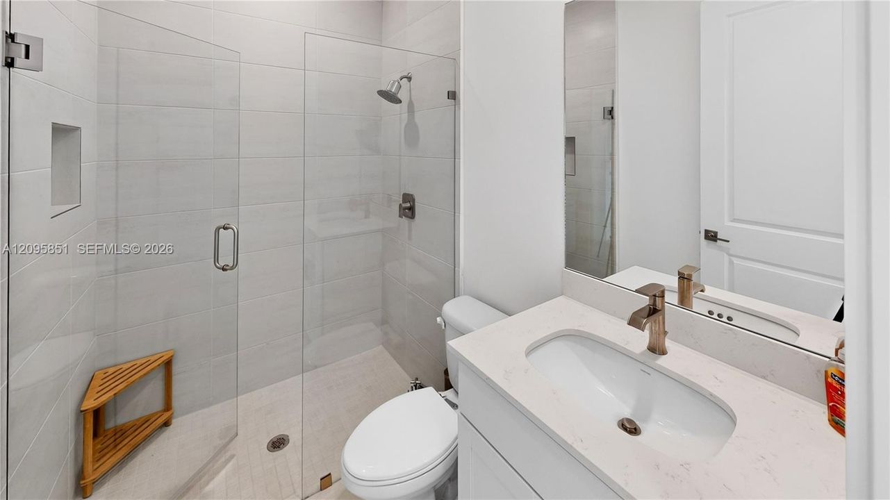 На продажу: $860,000 (4 спален, 3 ванн, 2325 Квадратных фут)