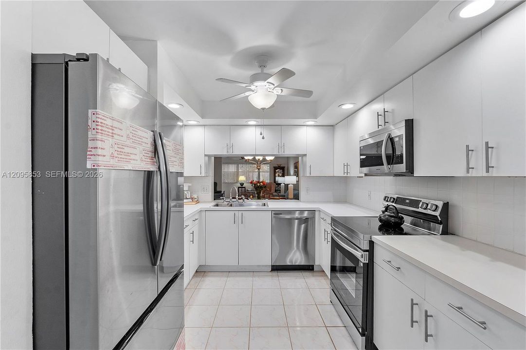 For Sale: $175,000 (2 beds, 2 baths, 1370 Square Feet)
