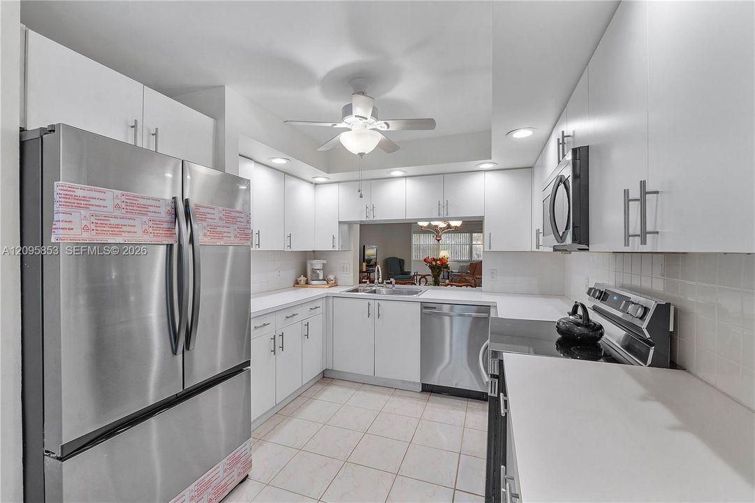 For Sale: $175,000 (2 beds, 2 baths, 1370 Square Feet)