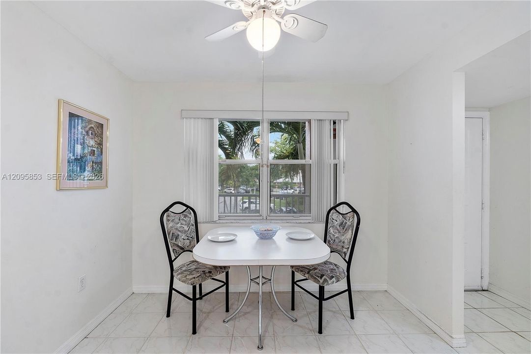 For Sale: $175,000 (2 beds, 2 baths, 1370 Square Feet)