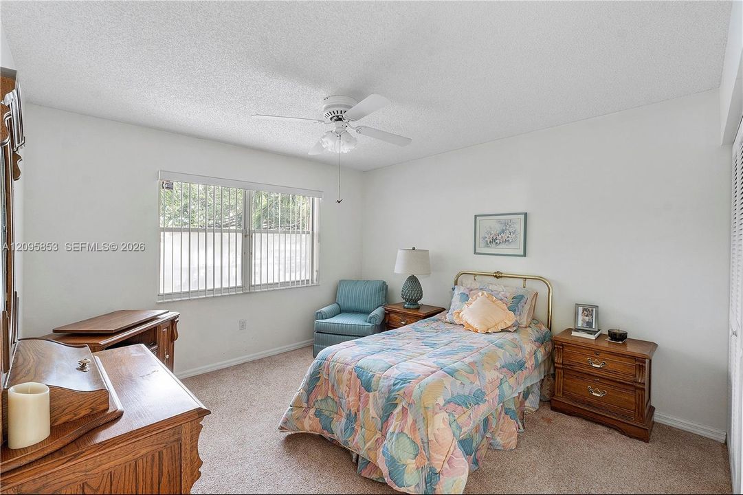 For Sale: $175,000 (2 beds, 2 baths, 1370 Square Feet)