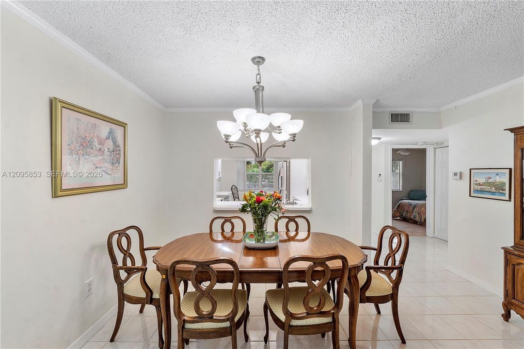 For Sale: $175,000 (2 beds, 2 baths, 1370 Square Feet)