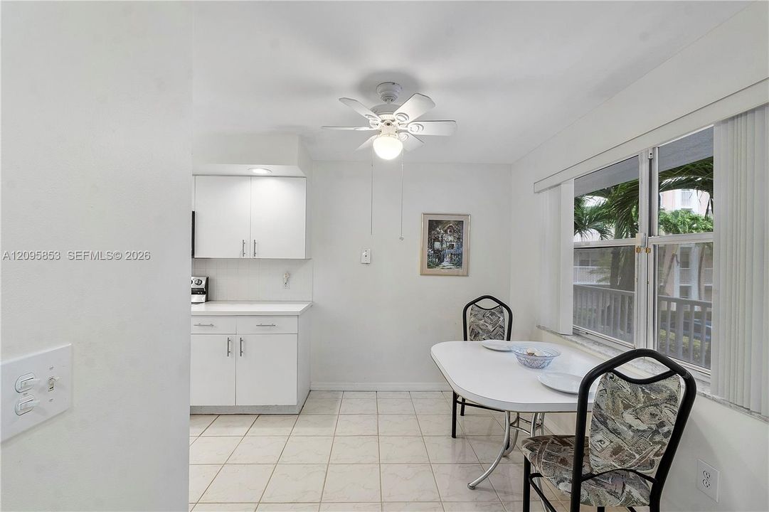 For Sale: $175,000 (2 beds, 2 baths, 1370 Square Feet)