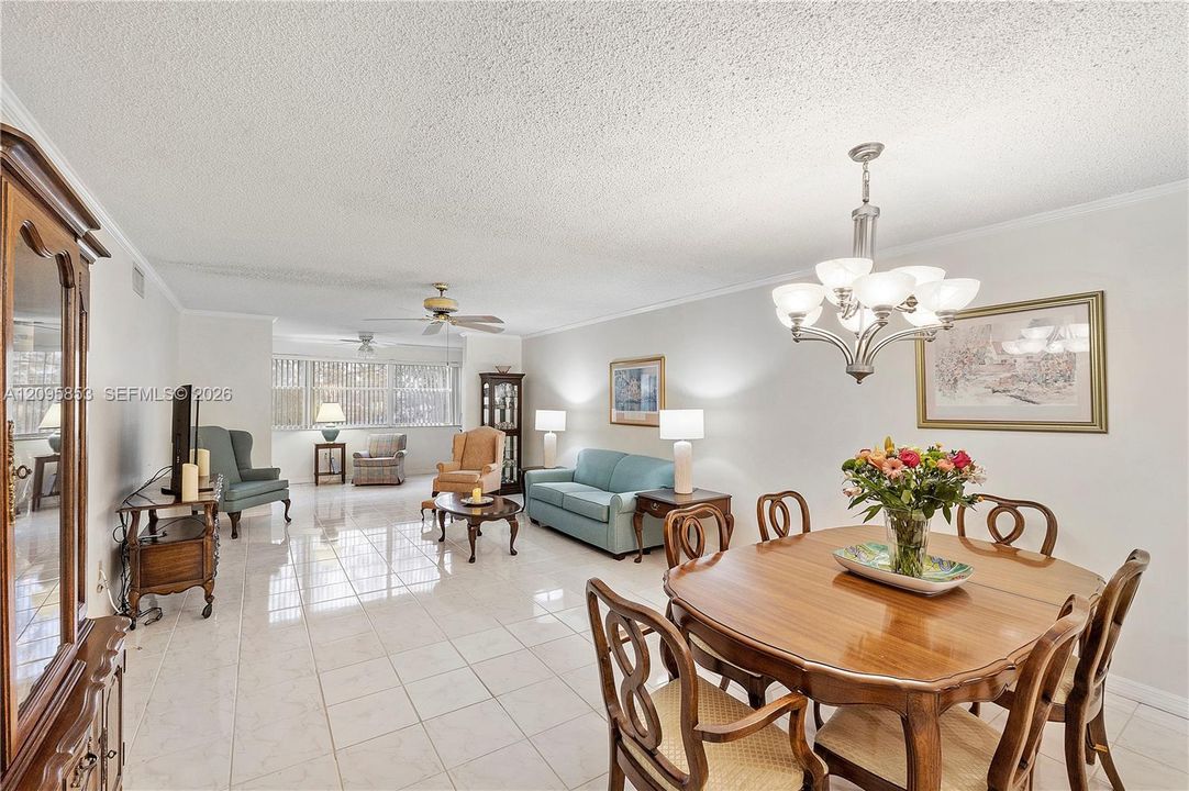 For Sale: $175,000 (2 beds, 2 baths, 1370 Square Feet)