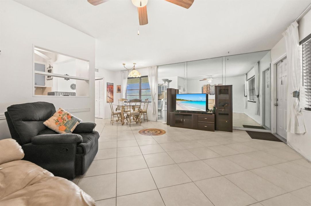 07 Living room 04
