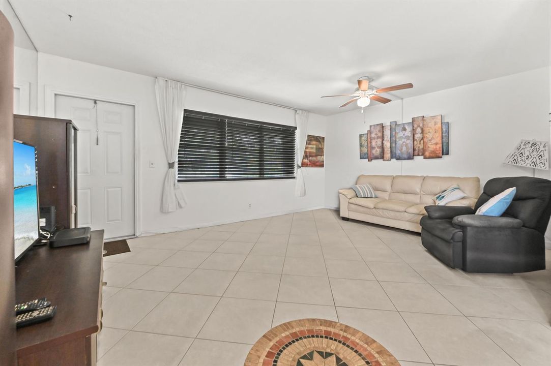 05 Living room 02