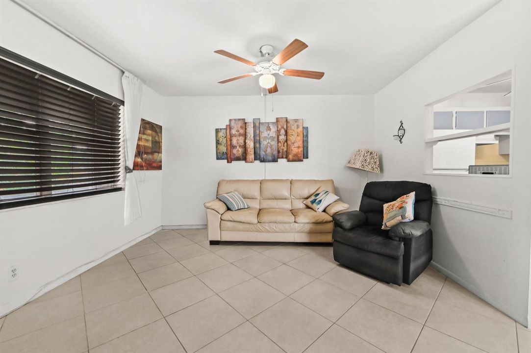 06 Living room 03