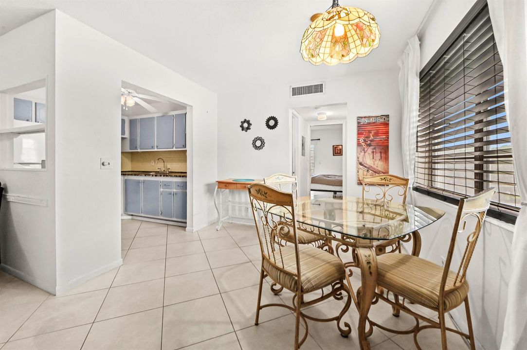 09 Dining area 01